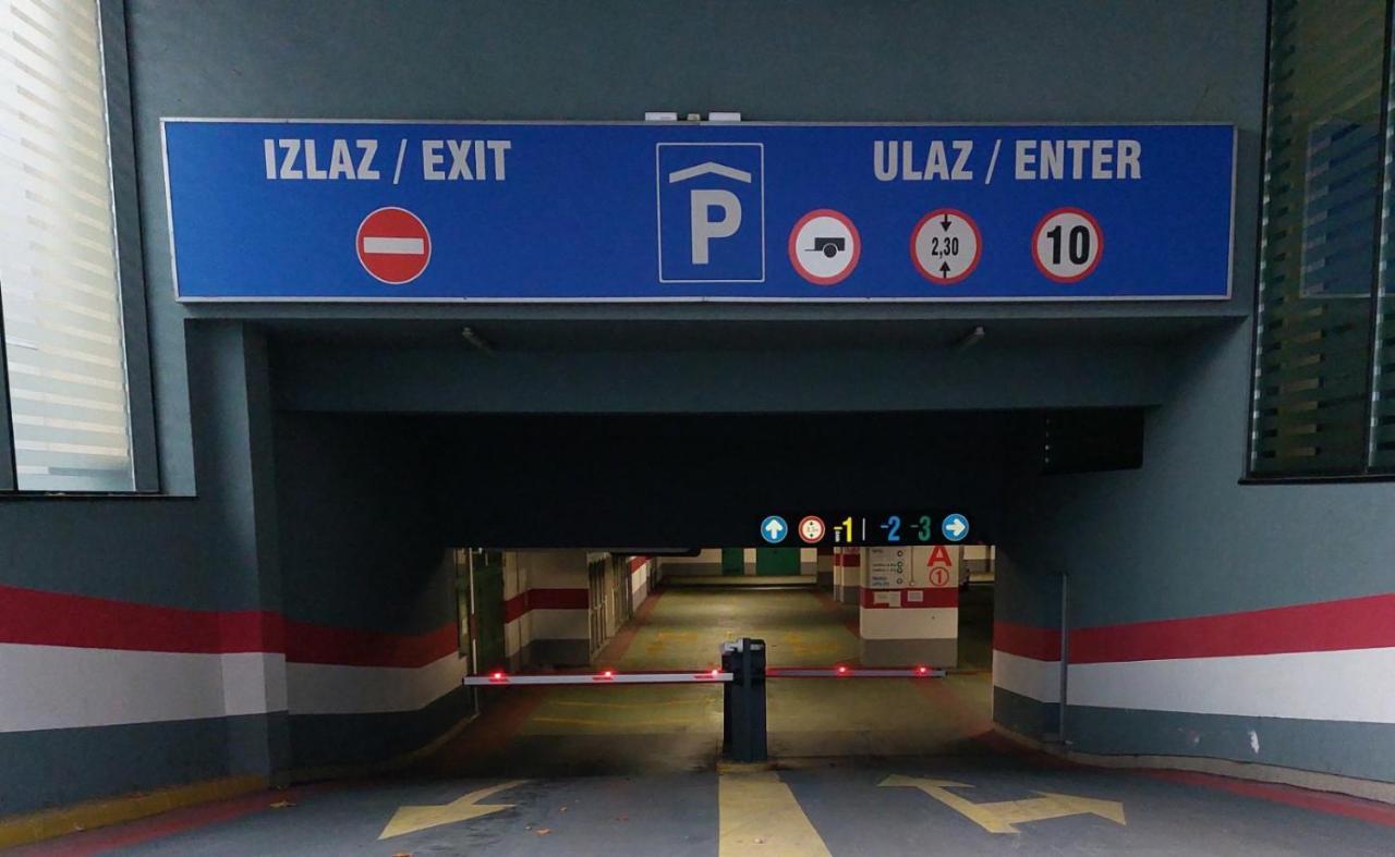 Luxury Apartment Karic Free Parking Tuzla Buitenkant foto