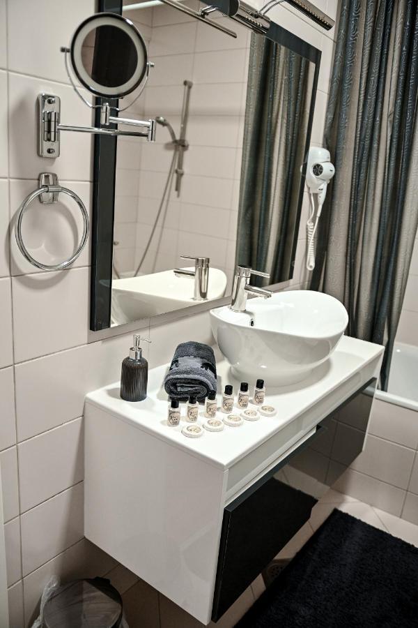 Luxury Apartment Karic Free Parking Tuzla Buitenkant foto
