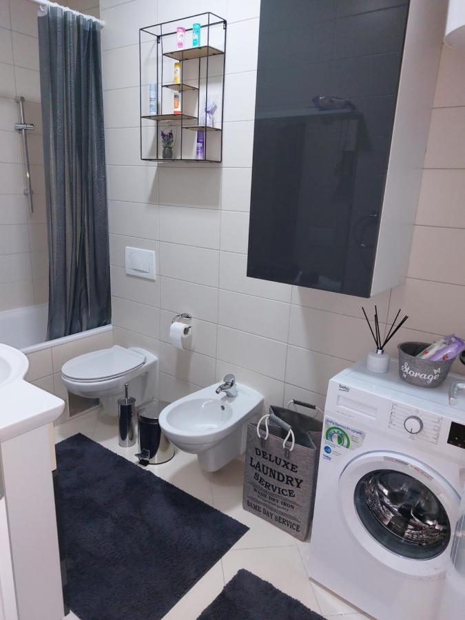 Luxury Apartment Karic Free Parking Tuzla Buitenkant foto